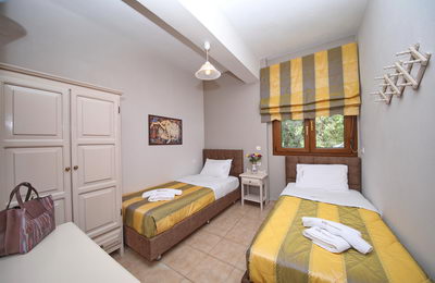 Room 8 (Apartment)