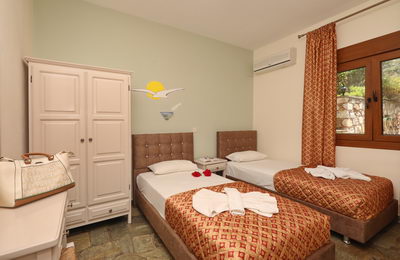 Room 4 (Apartment)