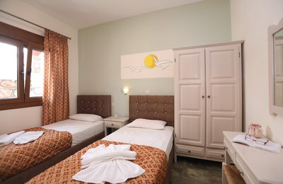 Room 4 (Apartment)